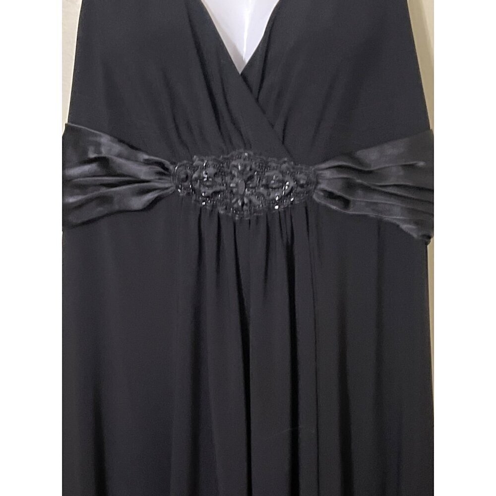 Jones Wear  Babydoll Dress 12 Black LBD Cruise Event  V-Neck‎ Empire   Coquette - Picture 3 of 12
